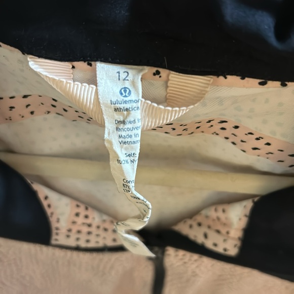 Lululemon jacket - Picture 6 of 10